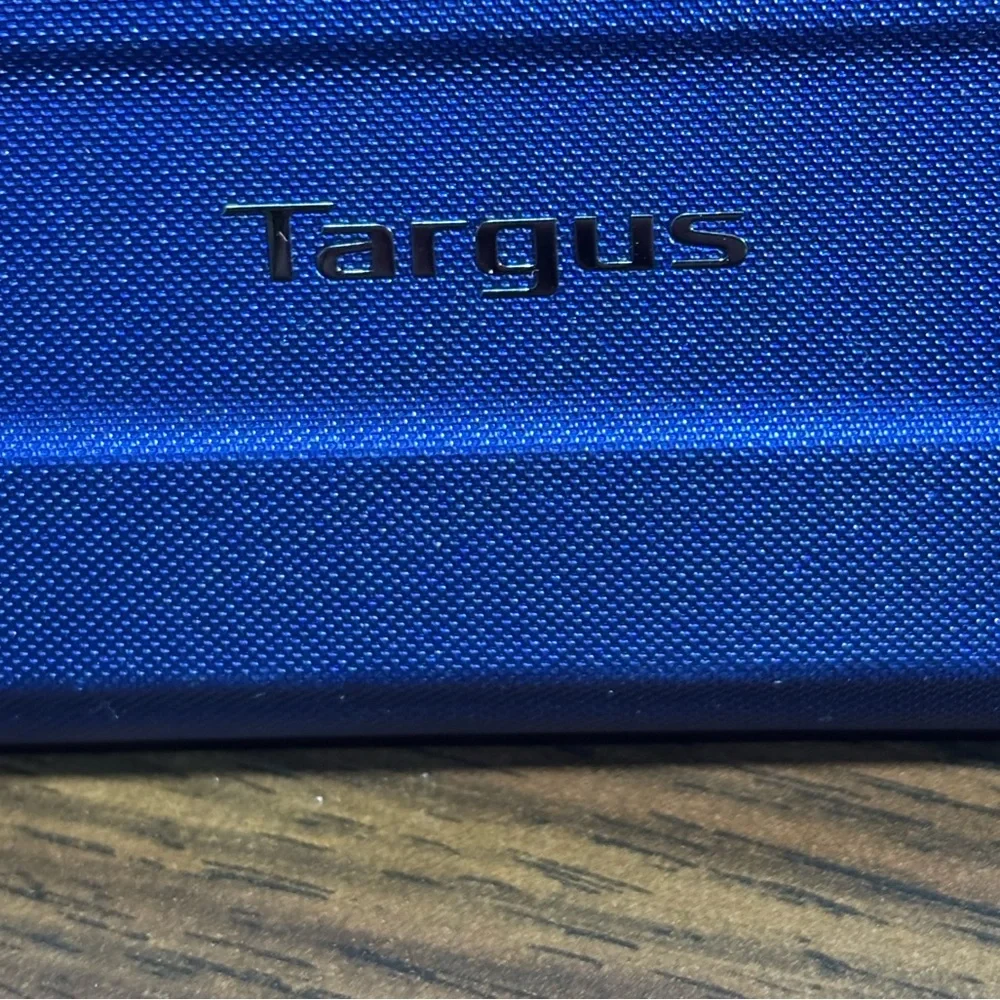 Targus Pro-TeK Case Blue folio style for I-pad 7,8 & 9th generation 10.5” and …